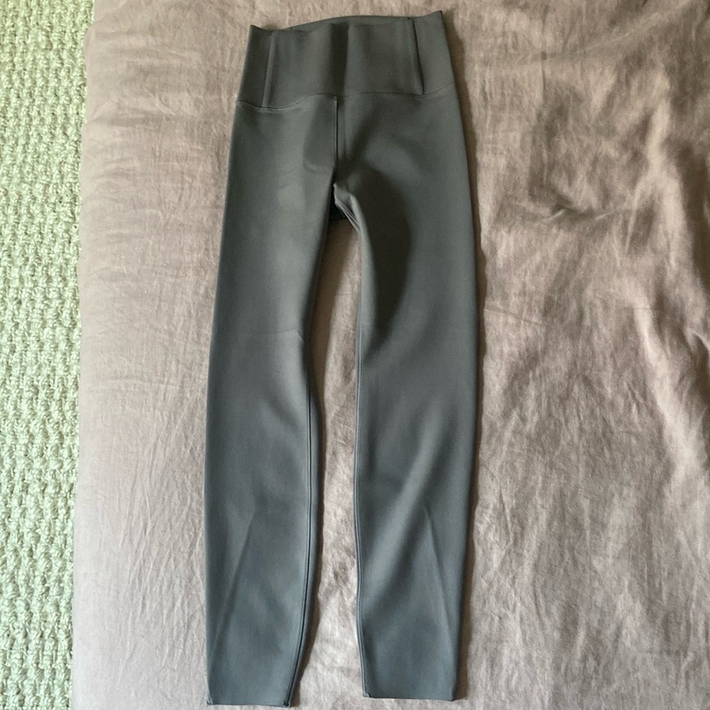 Grey Vuori leggings